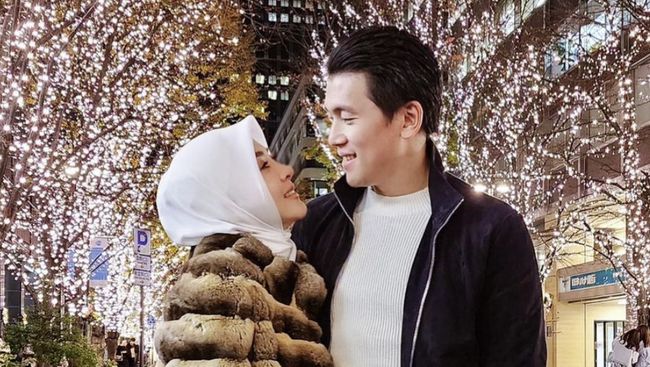 Syahrini membagikan momen ketika melahirkan Princess R di Singapura yang didampingi Reino Barack.