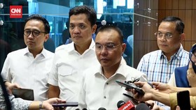 VIDEO: Ketua Baleg DPR Mendadak Diganti, Dasco: Penyegaran Aja