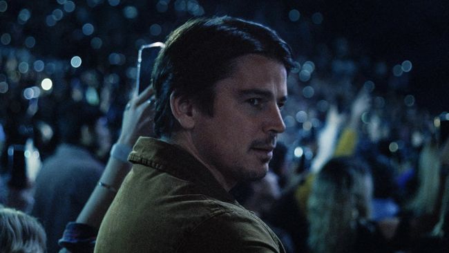 Sinopsis Trap: film ini menampilkan usaha FBI menangkap seorang pembunuh berantai dengan menjebaknya di sebuah konser bintang pop.