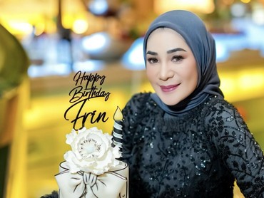 Liburan ke Jepang, Istri Andre Taulany Unggah Foto Tak Pakai Hijab