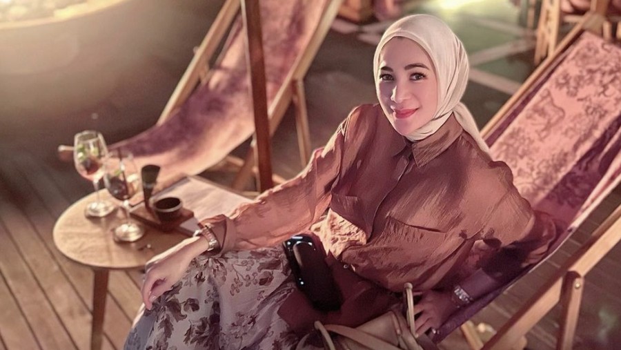 10 Potret Erin Taulany Asyik Kulineran di Luar Negeri