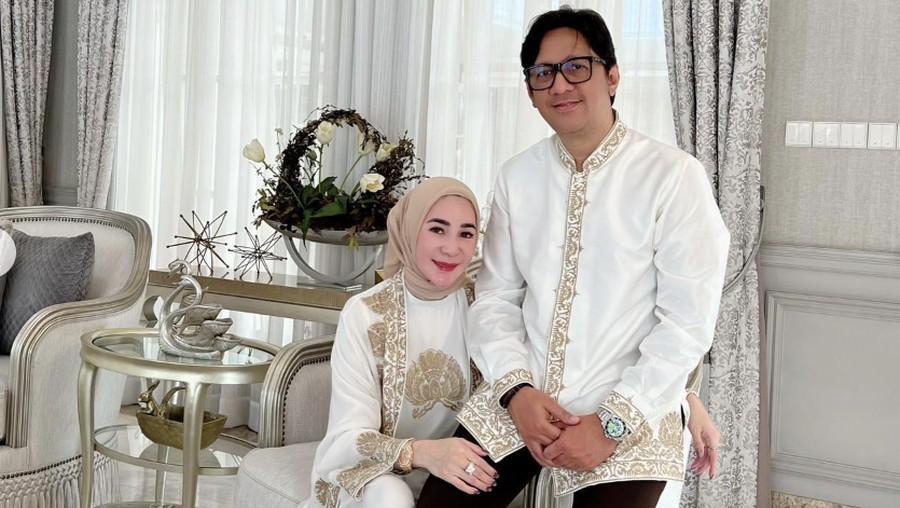 10 Potret Erin Taulany Asyik Kulineran di Luar Negeri