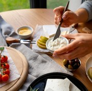 5 Jenis Keju Ini Aman Dikonsumsi saat Diet untuk Menurunkan Berat Badan