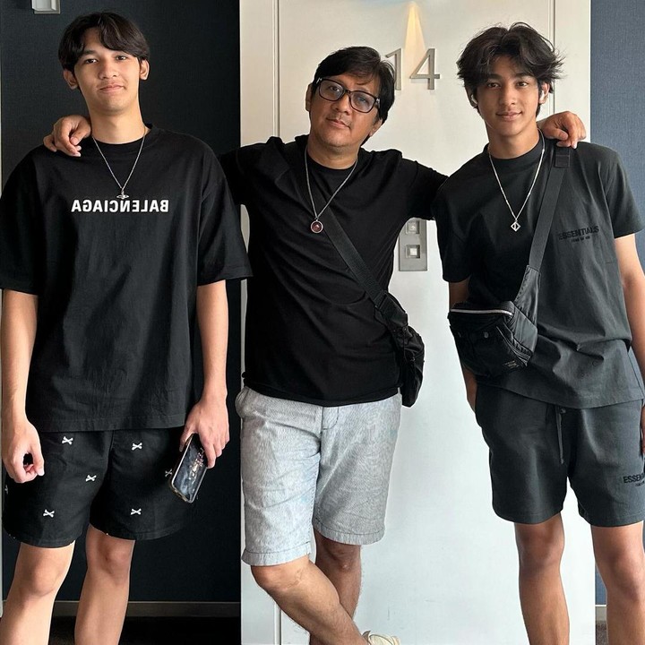 <p>Andre diketahui memiliki hubungan yang sangat dekat dengan dua putranya itu. Bahkan, ia juga sering membagikan potret kedekatannya dengan Dio dan Kenzy. (Foto: Instagram @andreastaulany @kenzy_taulany_)</p>