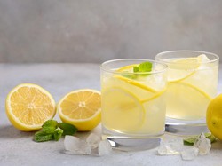 Bolehkah Minum Air Lemon Setiap Hari? Catat Potensi Risiko dan Manfaatnya