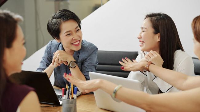 7 Ciri Karakteristik Orang yang Disukai Banyak Orang Menurut Psikolog