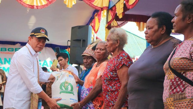 Menteri Koordinator Bidang Pembangunan Manusia dan Kebudayaan Muhadjir Effendy berharap Bantuan Pangan Beras CPP bisa digunakan sebaik-baiknya oleh masyarakat.