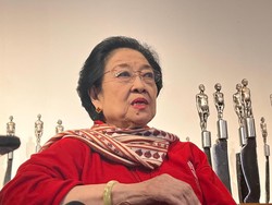 Airlangga Mundur dari Ketum Golkar, Hasto Ungkap Megawati Prihatin