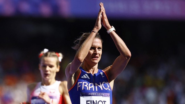 Kabar soal atlet pria melamar kekasih cukup sering terdengar di Olimpiade Paris 2024. Terbaru, giliran atlet putri yang memberanikan diri melakukan lamaran.