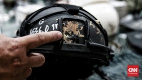 FOTO: Mengintip Produksi Rompi dan Helm Antipeluru 'Made in Indonesia'
