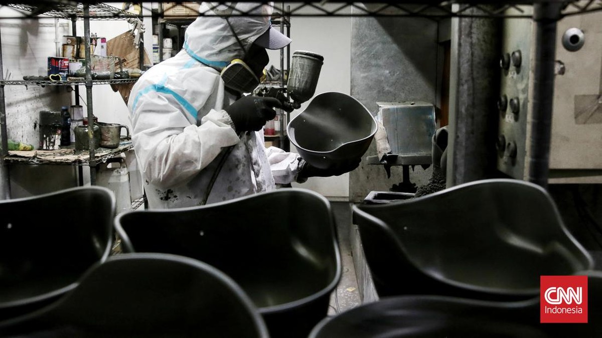 FOTO: Mengintip Produksi Rompi dan Helm Antipeluru 'Made in Indonesia'