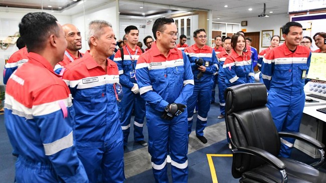 Pertamina terus berupaya hadir untuk negeri melalui optimalisasi kilang minyak di beberapa wilayah operasionalnya demi ketahanan energi nasional.
