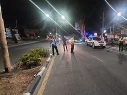 Gagal Nyalip Lalu Tabrak Median Jalan, Pemotor di Jambi Tewas