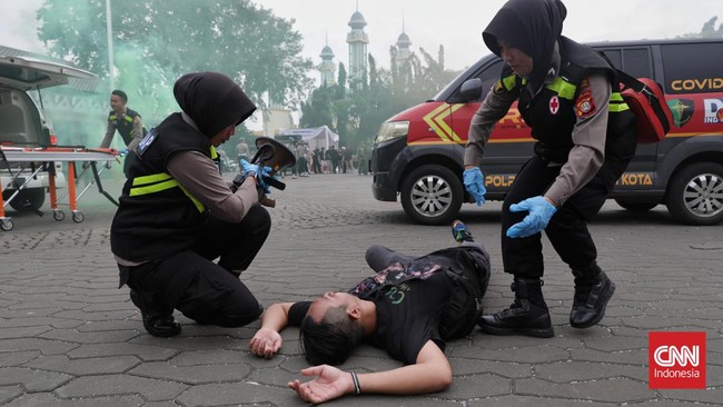 FOTO: Simulasi Pengamanan Pilkada 2024 di Kota Bekasi