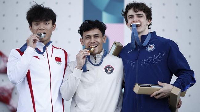 Nama Veddriq Leonardo trending di media sosial setelah meraih medali emas Olimpiade Paris 2024 dari cabang panjat tebing, Kamis (8/8).