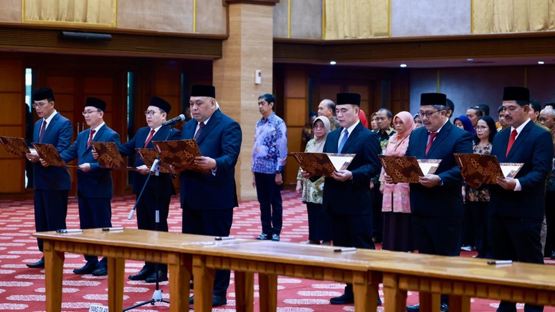 Menteri Pertanian (Mentan) Andi Amran Sulaiman melantik sejumlah pejabat eselon I sebagai penyegaran organisasi untuk meningkatkan kinerja