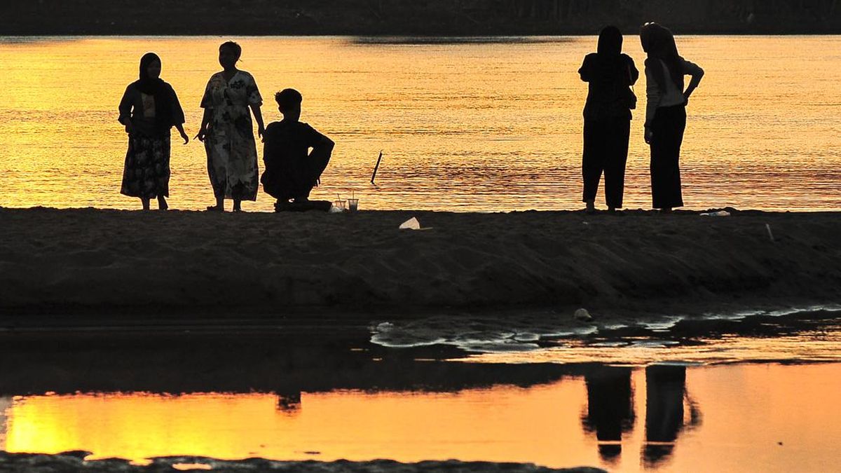 FOTO: Sungai Batanghari Merindukan Hujan