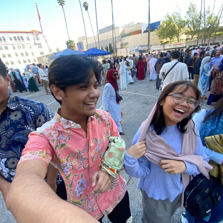 <p>Kedua anak Astrid dan Uya Kuya tengah menetap di luar negeri. Mereka adalah Cinta Kuya dan Nino Kuya yang sedang melanjutkan studi di Amerika Serikat. Keduanya hidup mandiri dan berusaha mencari tambahan uang sendiri, Bunda. (Foto: Instagram @cintakuya @nino_kuya)</p>