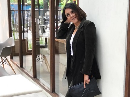 Cerita Cinta, Adik Olla Ramlan yang Sembuh Total dari Kanker Serviks Setelah Rajin Meditasi