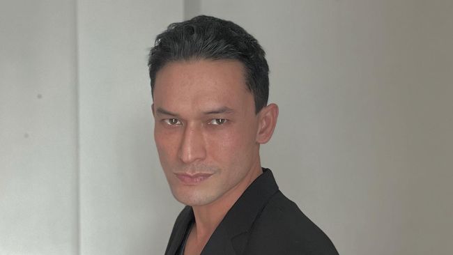 Artis Indra Bruggman membagikan sebuah video perubahan fisiknya yang sempat mengalami penurunan berat badan drastis akibat autoimun.
