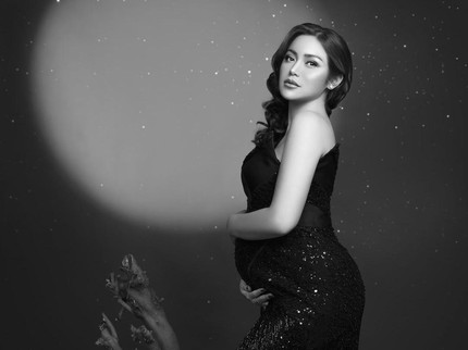 5 Potret Maternity Shoot Kehamilan Ketiga Jessica Iskandar, Tampil Glowing Pamer Baby Bump