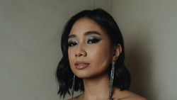 Lirik Lagu Take Care - NIKI