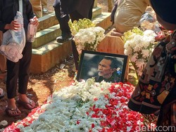 Anak Jelaskan Alasan Tak Menangis Usai Otig Pakis Meninggal Dunia