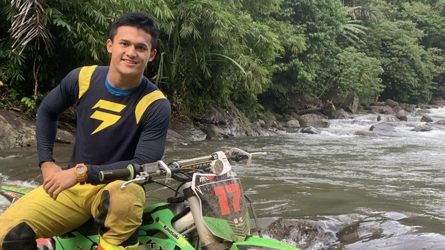 Rizki Juniansyah merupakan sosok pria yang menggemari sepeda motor.