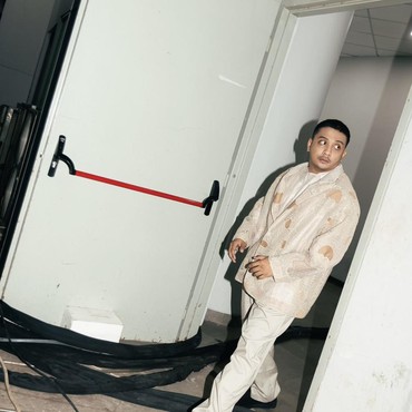 Viral Foto Bareng Sitok Srengenge, Sal Priadi Beri Penjelasan