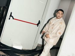 Viral Foto Bareng Sitok Srengenge, Sal Priadi Beri Penjelasan