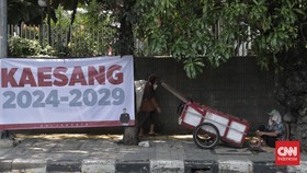 FOTO: Spanduk Kaesang 2024-2029 Bertebaran di Sudut-sudut Jakarta