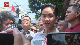 VIDEO: Gibran Blusukan ke Tangsel Ditemani Marshel dan Raffi Ahmad