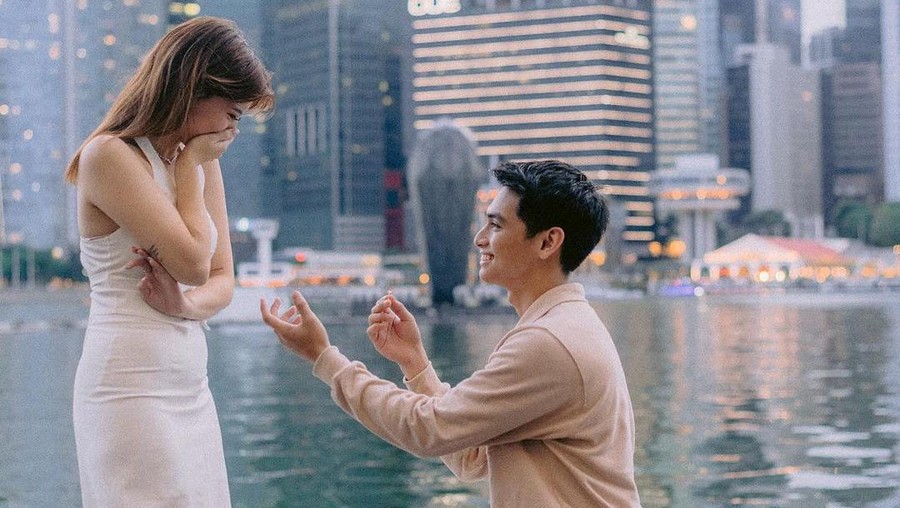 Cassandra Lee Dilamar Ryuken Lie di Singapura, Banjir Ucapan Selamat Cassandra Lee Dilamar Ryuken Lie di Singapura, Banjir Ucapan Selamat