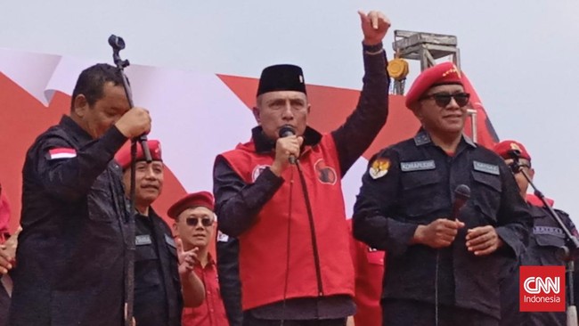 Edy Rahmayadi tak gentar melawan Bobby Nasution nan punya 'kekuatan besar' di Pilgub Sumut. Baginya kekuatan PDIP lebih besar dari Mulyono.