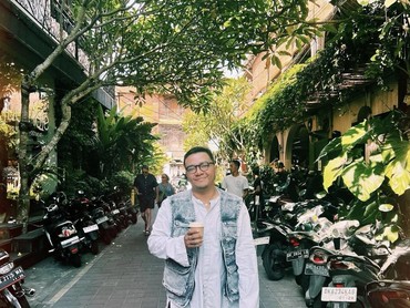 img-title Belum Nikah hingga Ibu Minta Doa Gus Iqdam, Begini Kabar Terbaru Geofanny Eks Artis Cilik
