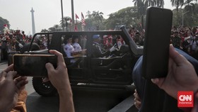 Melihat Gagahnya Pindad Maung Bawa Bendera Pusaka dan Teks Proklamasi