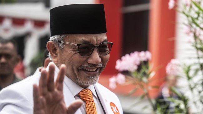 PKS beri sinyal bakal mengusung Ahmad Syaikhu-Ilham Habibie di Pilgub Jabar. Selain itu, PKS juga memberi sinyal menggandeng NasDem.