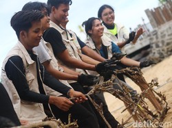 Aksi Tim KKN PPM UGM Transplantasi Terumbu Karang di Bunaken