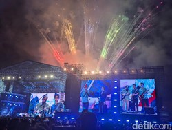 Putri Sulung Duta Ikut Konser Sheila On 7 di Makassar, Bikin Penonton Baper