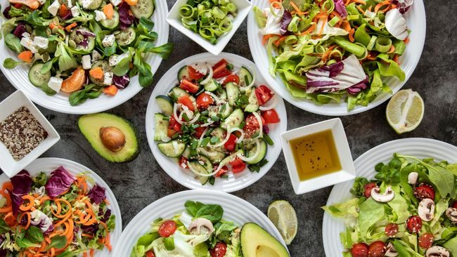5 Kreasi Resep Salad yang Enak Dijadikan Camilan atau Lauk Sehat untuk Diet, Coba Bikin Yuk!