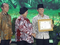 Bupati Trenggalek Raih Penghargaan ProKlim dari KLHK
