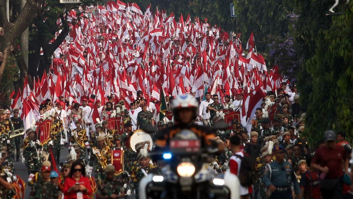FOTO: Kirab 17 Ribu Bendera Merah Putih di Bogor