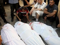 Israel Serang Kamp Penampungan Gaza saat Salat Subuh, Korban Capai Ratusan