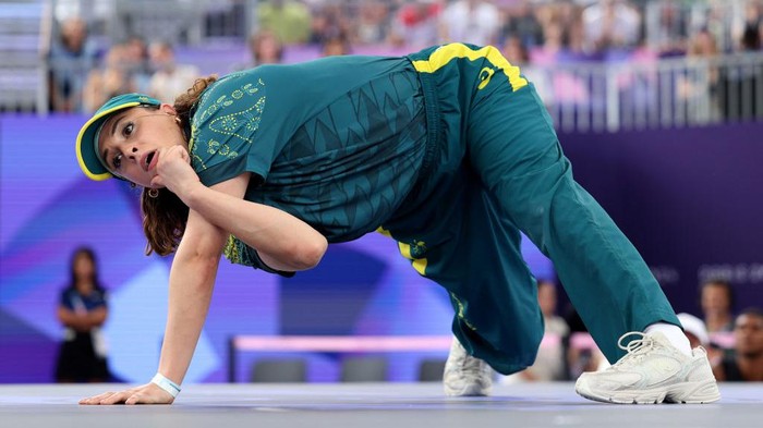 PARIS, FRANCE - AUGUST 09: B-Girl Raygun of Team Australia 
competes during the B-Girls Round Robin - Group B on day fourteen of the Olympic Games Paris 2024 at Place de la Concorde on August 09, 2024 in Paris, France. (Photo by Elsa/Getty Images)