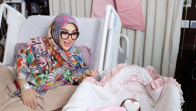 Kabar Terbaru Syahrini Usia Melahirkan, Pamer BB Baby R hingga Masih Berpantang