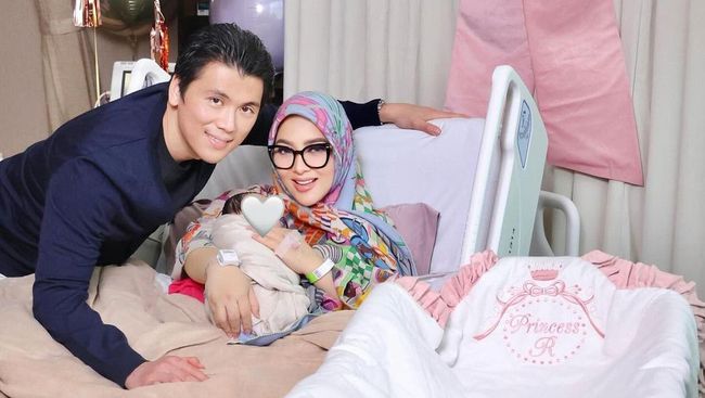 Memilih Tanggal Cantik untuk Hari Persalinan seperti Syahrini, Amankah? Ini Kata Dokter