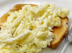 Bikin Telur Orak-arik ala Gordon Ramsay, Hanya Butuh 4 Menit!