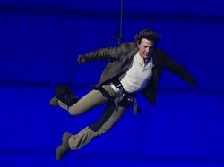 Aksi Mission: Impossible Tom Cruise dan Hal Menarik Lain di Penutupan Olimpiade 2024