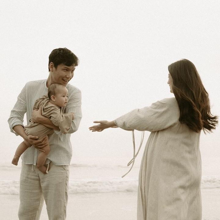 <p>Stella melahirkan anak pertamanya pada 1 Oktober 2022. Di tahun ini, sang putra yang diberi nama Avery Stefan Chow pun akan genap berusia dua tahun. (Foto: Instagram: @stellacor)</p>