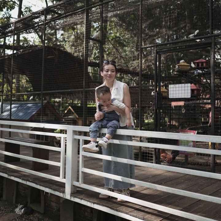 <p>"Ave makin ganteng saja nih," kata seorang netizen dengan emotikon hati. "Lucu dan pintar ya Avery," papar netizen lainnya. (Foto: Instagram: @stellacor)</p>